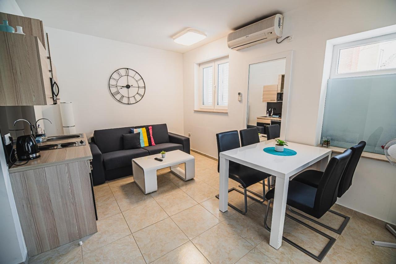 Downtown Park Apartments With Balcony ヴォディツェ エクステリア 写真