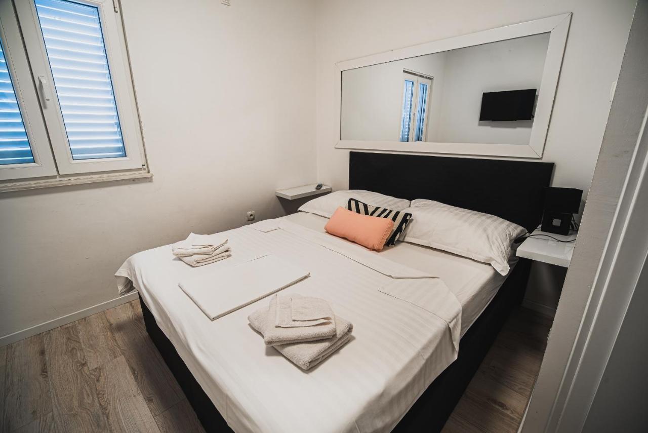 Downtown Park Apartments With Balcony ヴォディツェ エクステリア 写真