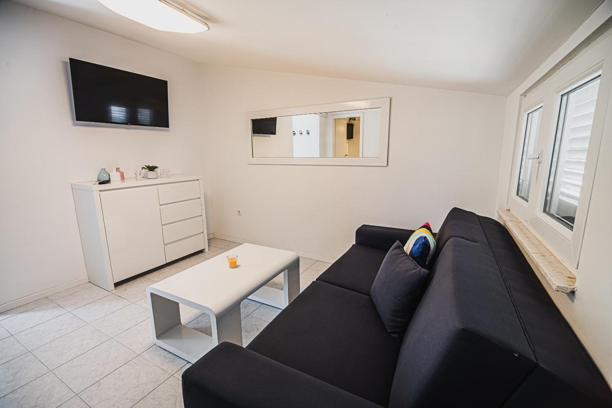 Downtown Park Apartments With Balcony ヴォディツェ 部屋 写真