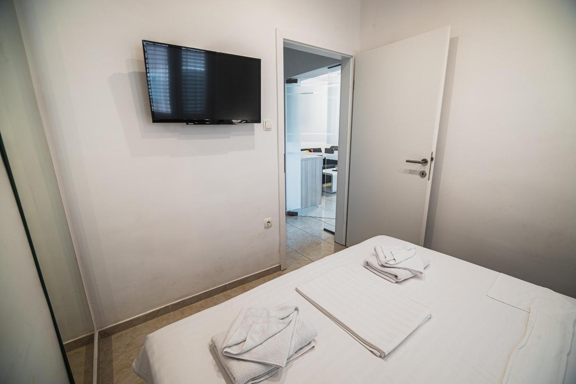 Downtown Park Apartments With Balcony ヴォディツェ 部屋 写真