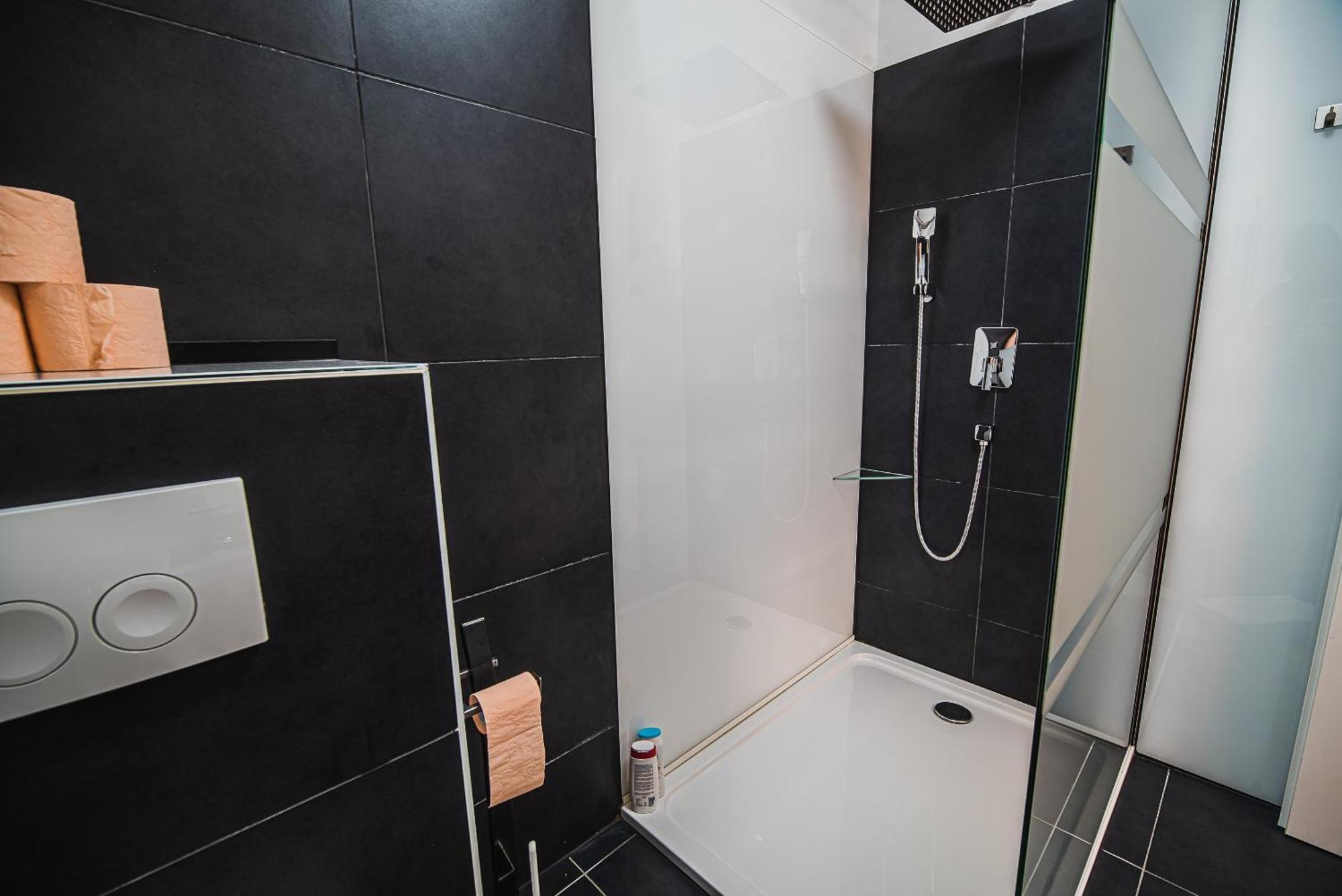 Downtown Park Apartments With Balcony ヴォディツェ 部屋 写真