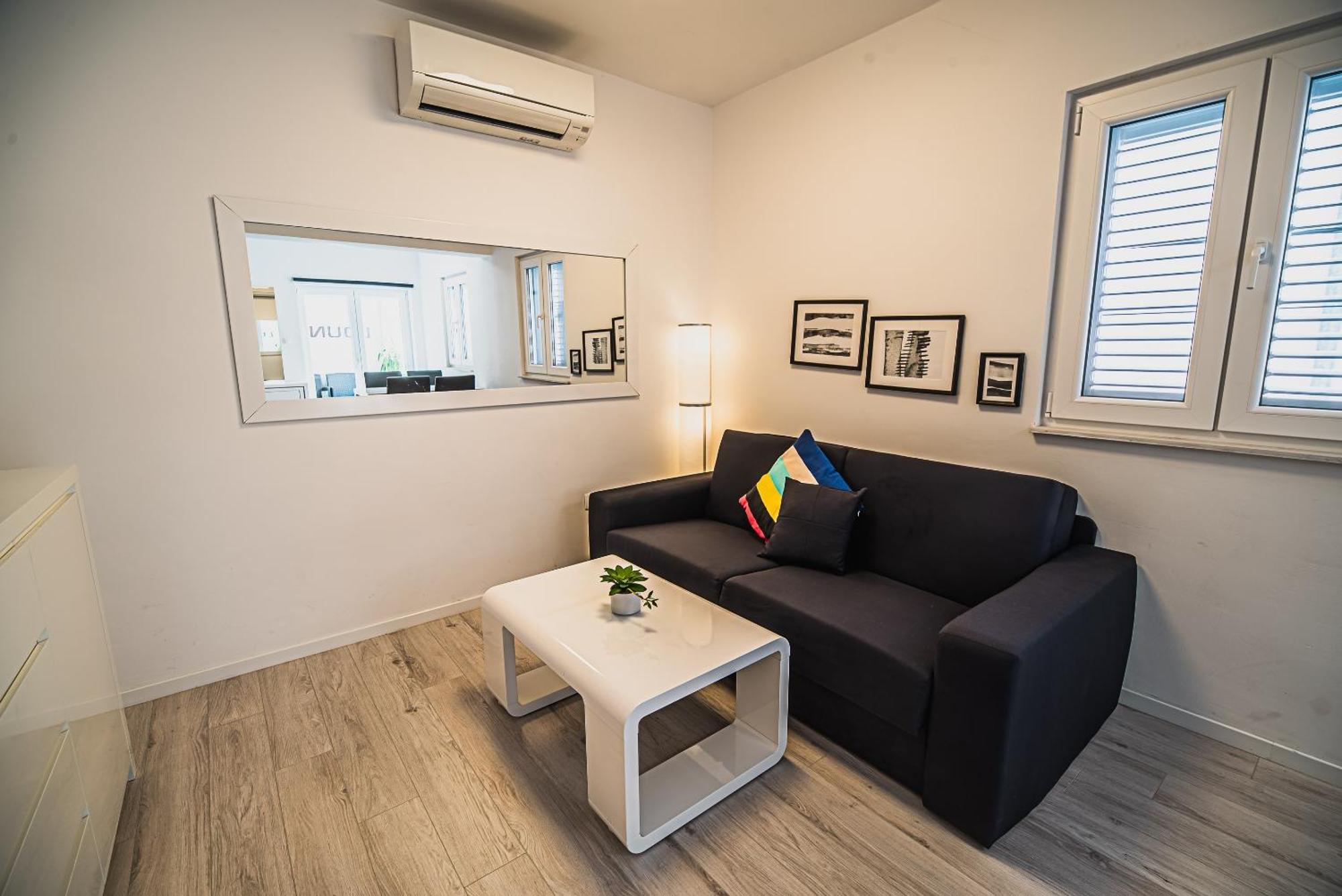 Downtown Park Apartments With Balcony ヴォディツェ 部屋 写真