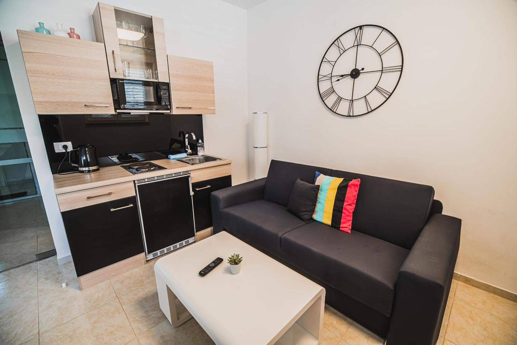 Downtown Park Apartments With Balcony ヴォディツェ 部屋 写真