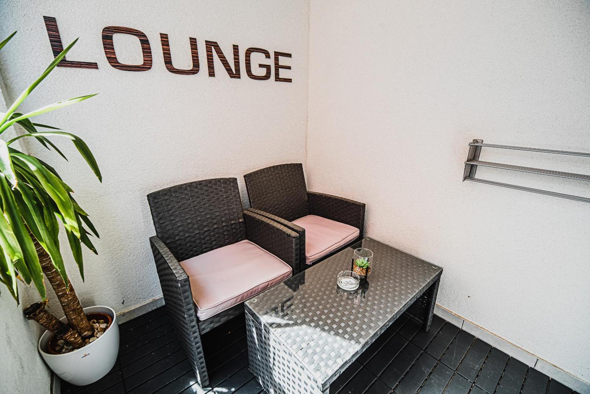 Downtown Park Apartments With Balcony ヴォディツェ 部屋 写真